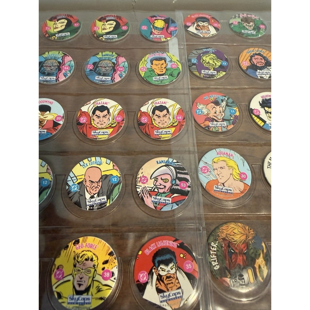 Lot of 59 Pogs DC Comics SkyCaps SkyBox from 1993 Superman Clark Kent Aquaman - Picture 6 of 11